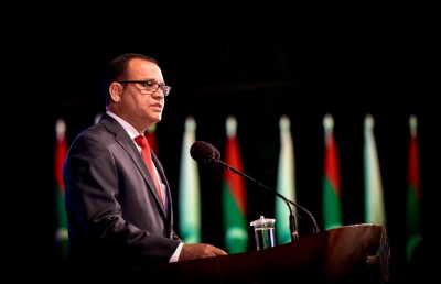 ޓެރަރިސްޓު ހަމަލާތަކަށް ހުޝިޔާރުވެ ތިބެންޖެހޭ: ޑިފެންސް މިނިސްޓަރު