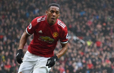 ބާސެލޯނާ އިން އަޒްޕިލިކުއެޓާ އާއި މާޝިއަލް އަށް ފާރަލަނީ