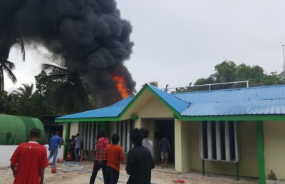 އުކުޅަހު އިންޖީނުގޭގައި އަލިފާން ރޯވެ ކަރަންޓު ކެނޑިއްޖެ