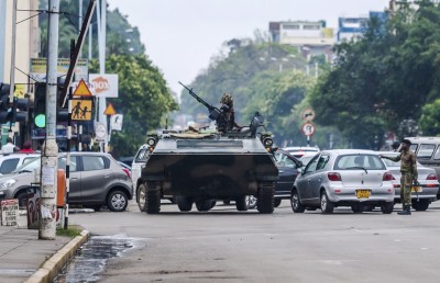 ޒިމްބާބުވޭގެ ކޮންޓްރޯލް ސިފައިން ނަގައިފި، މުގާބޭ ހުރީ ސަލާމަތުން