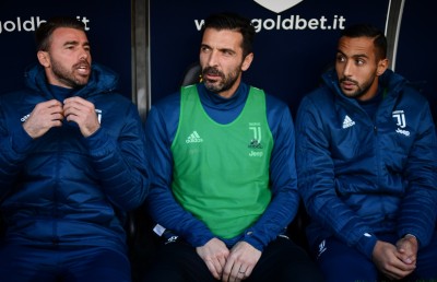 ބުފޮން ނެތި ސަމްޑޯރިއާ އަތުން ޔުވެންޓަސް ބަލިވެއްޖެ