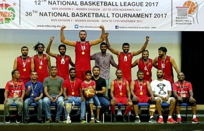 ކިންގްސް ހުއްޓުވައި ބާސްކެޓްގެ ގައުމީ ޗެމްޕިއަންކަން ޓީރެކްސް އަށް