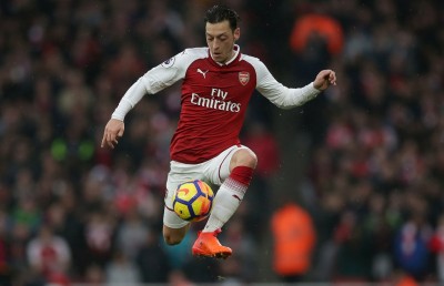 އޮޒިލަށް ބިޑްކުރުމުގައި ބާސެލޯނާގެ އެތެރޭގެ ކޯޅުމެއް