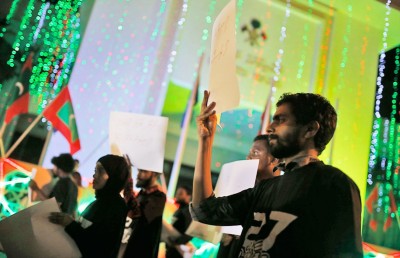 މީޑީއާ ކޮމިޝަންގެ ބިލް ފާސްކޮށް، މެމްބަރުން ޗުއްޓީ އަށް ވަޑައިގަންނަވަނީ