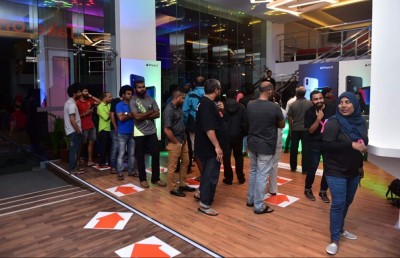 ކުލަގަދަ ހަފުލާއާއެކު ދިރާގުން އައިފޯނު 10 ވިއްކަން ފަށައިފި