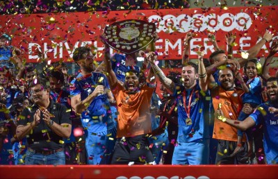 މާޒިޔާ ބަލިކޮށް ނިއު އައްޑަަނަ އުފުލާލައިފި