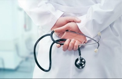 ބަލިކުއްޖާގެ ހޮސްޕިޓަލް ބިލް ދައްކަން އެހީވީ ޑޮކްޓަރުން