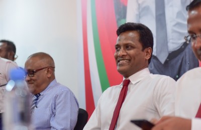 ނޫސްވެރިންގެ ސުވާލުތަކަށް އުމަރު ފުރުސަތެއް ނުދެއްވި