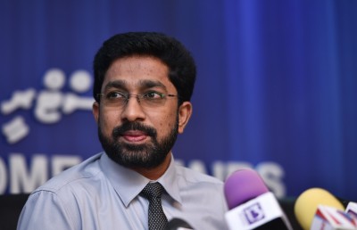 ކައުންސިލަރުން ޑިޕްލޮމެޓުންނާ ބައްދަލުކުރާ ނަމަ ގުޅުންތަކަށް ބުރޫއަރާފާނެ: މިނިސްޓަރު