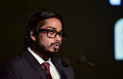 ފާޑުކިޔުންތަކަށް ބައްސާމްގެ ރައްދު، ފުރަތަމަ ފަހަރަށް