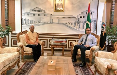 ޑިފެންސް މިނިސްޓަރު އިންޑިއާ ސަފީރާ ބައްދަލުކުރައްވައިފި