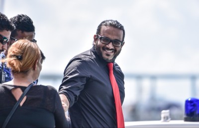އަދީބު ބޭރަށް ފޮނުވުމުގެ މައްސަލަ ހައްލު ނުވުމުން ޝަރީއަތް ހިންގަނީ