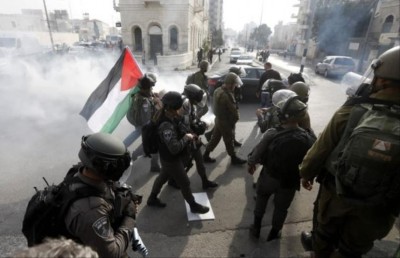 ފަލަސްތީނުގެ މުޒާހަރާތައް ފުޅާވެ ހުޅަނގު އައްސޭރީގެ ދެ ސަހަރެއް ބަންދުކޮށްފި