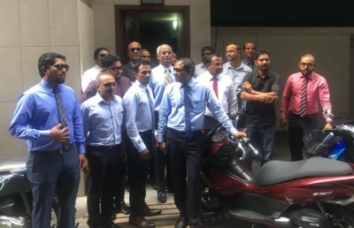 އިދިކޮޅު ޕާޓީތައް މައުމޫނާ ބައްދަލުކުރަން އެންދެރިމާގެ އަށް