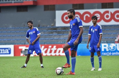 ބަކާ އީގަލްސް އަށް