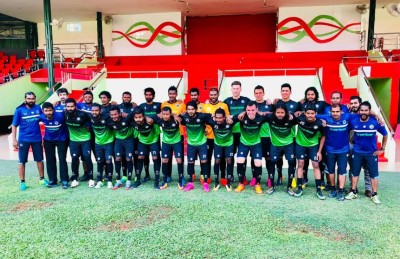 ނިއު އަށް ސްޕެއިނުގެ ތަޖުރިބާކާރު ދެ ކުޅުންތެރިން ގެނެސްފި