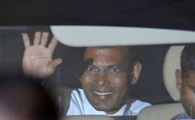 ރައީސް އަރިހުން ސިޔާސީ ހައްލަކަށް ކުރީގެ ރައީސް ނަޝީދު އެދިވަޑައިގެންފި