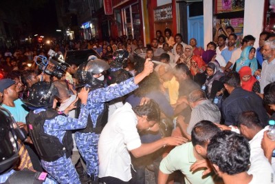 މުޒާހަރާތަކާ ގުޅިގެން 95 މީހެއްގެ މައްސަލަ ޕީޖީއަށް ފޮނުވައިފި