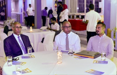 އައިލެންޑާސް އަށް 10 އަހަރު، އާ ޕްރީސްކޫލްތަކެއް ހުޅުވަނީ