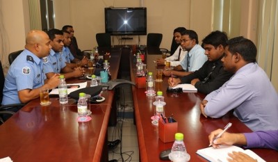 މުޒާހަރާތަކުގެ ސަަބަބުން އާއްމުންނަށާއި ވިޔަފާރިތަކަށް ލިބޭ ގެއްލުންތައް ހުއްޓުވުމަށް މަޝްވަރާކޮށްފި