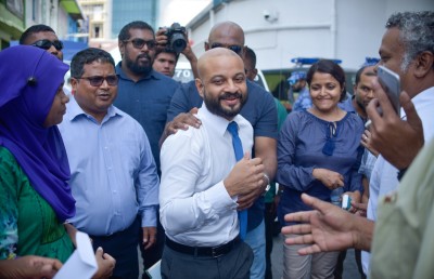 ޝަރުތުތަކާ އެކު ފާރިސް މިނިވަންކޮށްފި