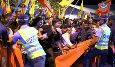 ރޭގަނޑު 12:00 ގެ ފަހުން މުޒާހަރާތައް ރޫޅާލާނެ ކަމުގެ އިންޒާރު ދީފި