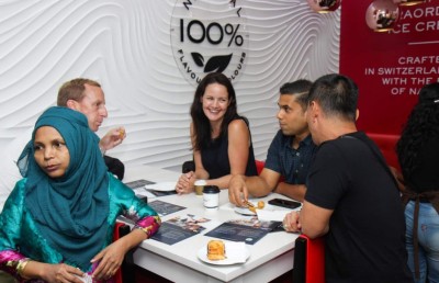 މޫވެންޕިކް ކޮފީ ރާއްޖެ އަށް ތައާރަފް ކޮށްފި