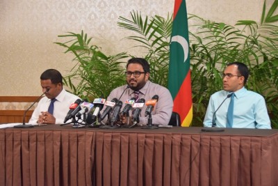 އުސްފަސްގަނޑުގައި ސްވިމިން ޕޫލެއް ހަދަން ނިންމައިފި