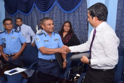 ރާއްޖޭގެ ވިޔަފާރިތަކާއި އިންވެސްޓްކުރާ ފަރާތްތައް ރައްކާތެރިކުރުމާ ބެހޭ އެމްއޯޔޫއެއްގައި ސޮއިކޮށްފި