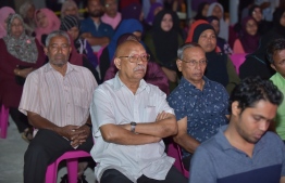 ވިލާ ފަހަތަކުން ނުދަން، ވަކި މީހަކާ ޖައްސާލައިގެން ނޫޅެން: ޒަމީރު
