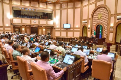 ރައީސް ނަޝީދު އެމްޑީޕީން ވަކިވާގޮތަށް ހުށަހެޅި ބިލް ފާސްކޮށްފި