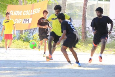 ކްލިކް ކޮލެޖް ކަޕްގެ ޗެންޕިއަންކަން ޑީޑީއެލްޖޭ އާއި ޑެޒްލިންގް ސްޓާސް ހޯދައިފި
