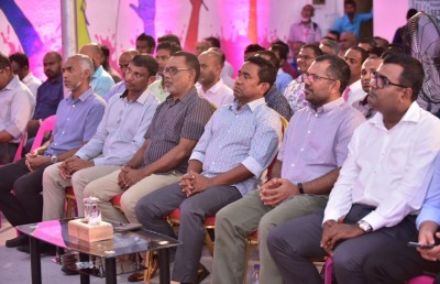 ވިލާ ފަހަތަކުން ނުދަން، ވަކި މީހަކާ ޖައްސާލައިގެން ނޫޅެން: ޒަމީރު