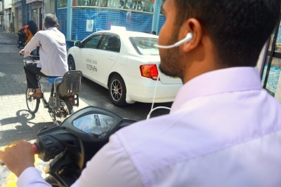 ހެޑްސެޓް އަޅައިގެން ދުއްވުން މަނާ ކުރާ އިސްލާހެއް ހުށަހަޅައިފި