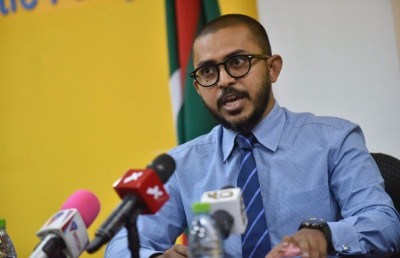 ދުސްތޫރާ ޚިލާފަށް ކުރާ އަސްކަރީ ވެރިކަމެއް ނުހިފެހެއްޓޭނެ: އިދިކޮޅު މެމްބަރުން