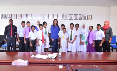 "ޓީއާރްޓީ ޗިލްރެންސް ފެއަރ"ގެ ބައިވެރިންނާ އެޑިއުކޭޝަން މިނިސްޓަރު ބައްދަލުކުރައްވައިފި