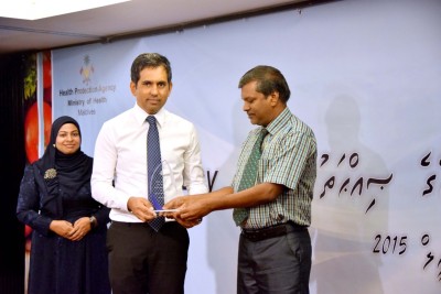 ސިއްހީ ހިދުމަތަށް ހިތްވަރުދިނުމުގެ އެވޯޑް ދެ ހޮސްޕިޓަލަކާއި ޝީއަށް ލިބިއްޖެ