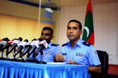 މަކަރާއި ހީލަތުން ފައިސާ ހޯދަމުންދާތީ އެކަމަށް ސަމާލުވުމަށް ފުލުހުން އިލްތިމާސްކޮށްފި