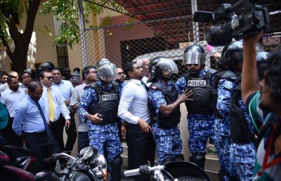 އަމުރު ތަންފީޒު ކުރި ނަމަ އެއީ އަނެއް ފެބްރުއަރީ 7: ރައީސް