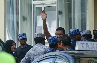 ނާޒިމް އަނބުރާ ޖަލަށް ގެންގޮސްފި