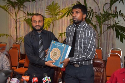 ލޯފަން ކުދިންނަށް ހާއްސަ މުސްހަފް އެކުދިންގެ އެސޯސިއޭޝަނަށް ހަދިޔާކޮށްފި