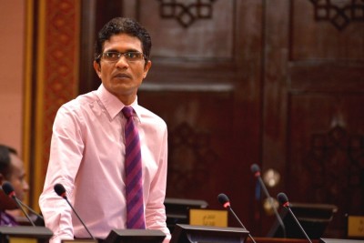އިސްލާމިކް ޔުނިވާސިޓީގެ ބިލަށް ޝެއިހް އިމްރާން ހުރަސް އެޅި: ނިހާން
