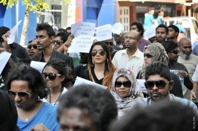 މާލީ ކަސްތޮޅުގައި ޖެހި، މިނިވަން ނޫސްވެރިކަން ފަނޑުވަނީ