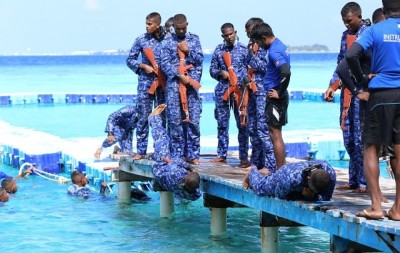 މޭޑޭއަށް ތައްޔާރުވުމުގެ ގޮތުން ފުލުހުން ތަމްރީނު ތަކެއް ފަށައިފި