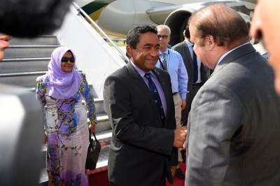ޕާކިސްތާނަށް ވަޑައިގަތުމުން ރައީސް ޔާމީންގެ ދެކަނބަލުންނަށް ހޫނު މަރުހަބާއެއް