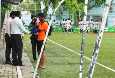 އީގަލްސްއިން ލަބާންގެ ކޮންޓްރެކްޓް އުވާލައިފި