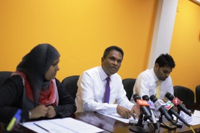 މުޒާހަރާކުރުމުން ވަޒީފާއިން ވަކިކުރާ ފަރާތްތަކަށް ގާނޫނީ އެހީތެރިކަން ފޯރުކޮށްދެނީ!