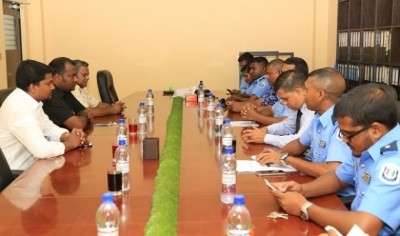 މުޒާހަރާތަކާ ގުޅޭ މަޝްވަރާއަށް އެމްޑީޕީ ހާޒިރެއް ނުވި: ފުލުހުން
