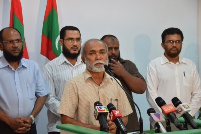 އަދާލަތުގެ ކުރީގެ އަދި މިހާރުގެ ބައެއް އިލްމުވެރިން ސަރުކާރާ ދެކޮޅަށް ތެދުވެއްޖެ