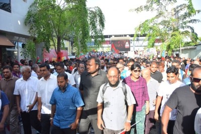 މުޒާހަރާގައި އެއްވެސް ފަރާތެއްގެ އިންސާނީ ހައްގަކަށް އުނިކަމެއް އައިސްފައިވޭތޯ ބަލަނީ
